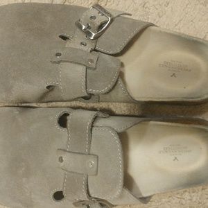 American eagle slip ons